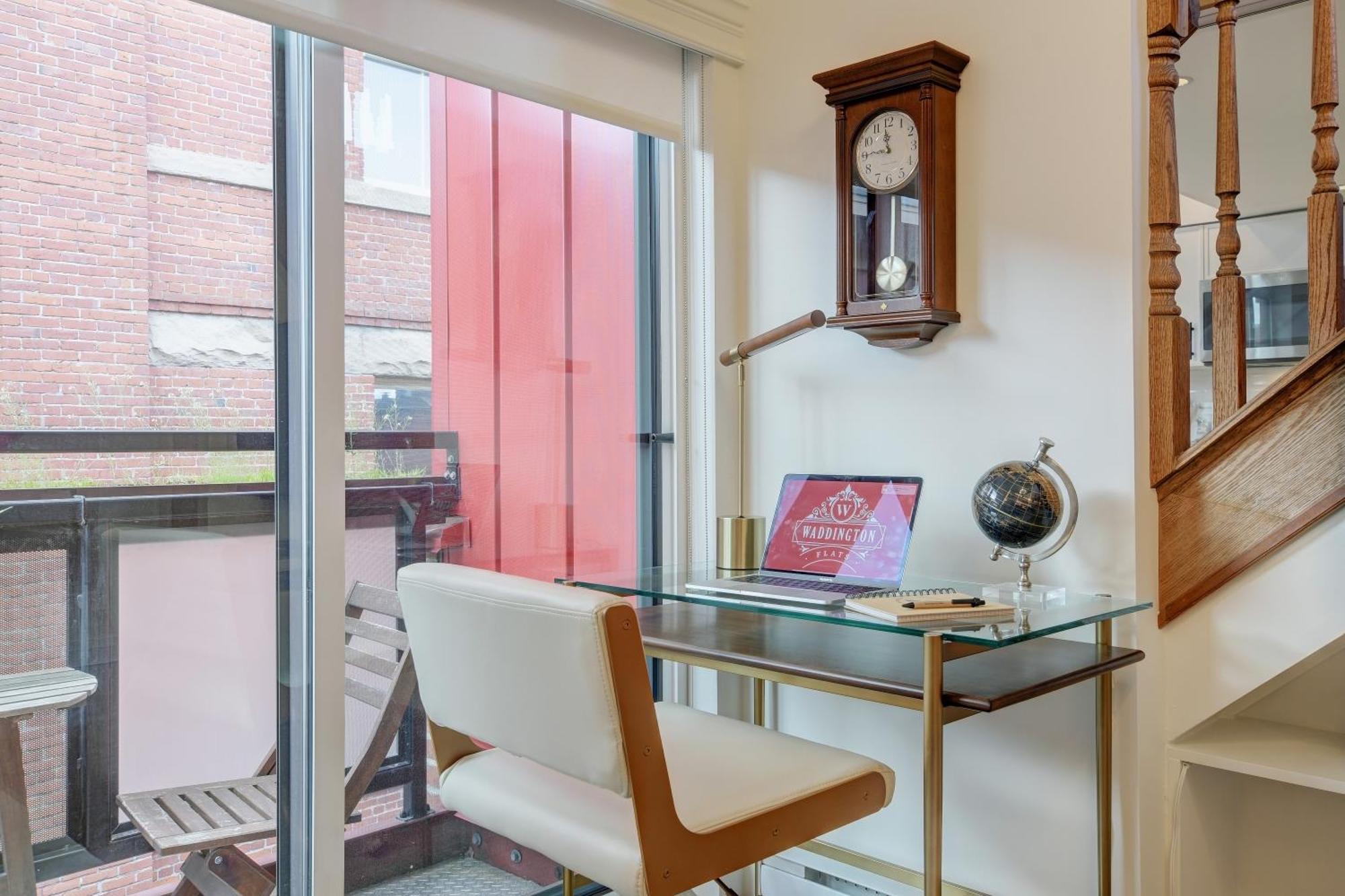Victoria'S Parliamentary Suite With Private Rooftop Patio & Harbour View Екстер'єр фото