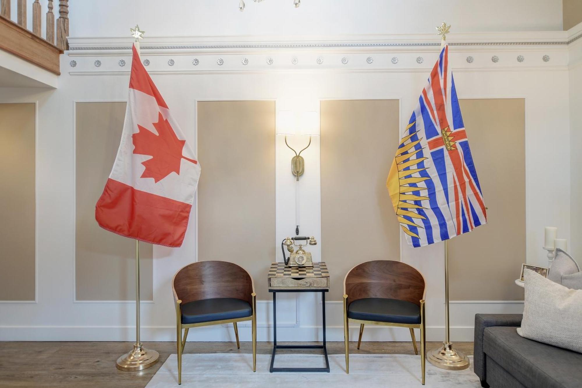 Victoria'S Parliamentary Suite With Private Rooftop Patio & Harbour View Екстер'єр фото