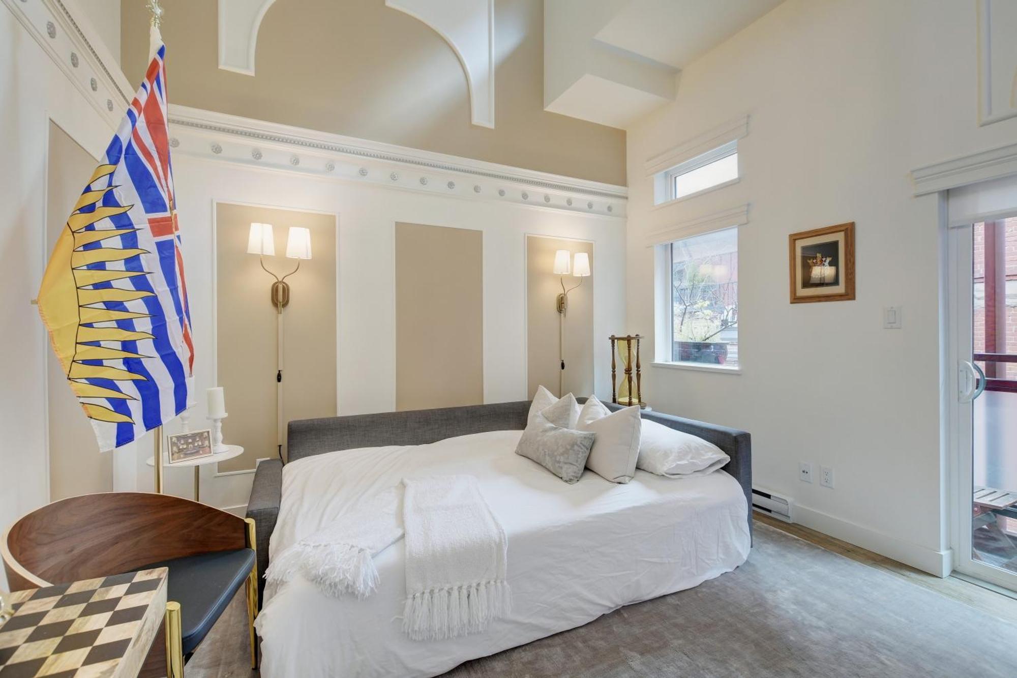 Victoria'S Parliamentary Suite With Private Rooftop Patio & Harbour View Екстер'єр фото