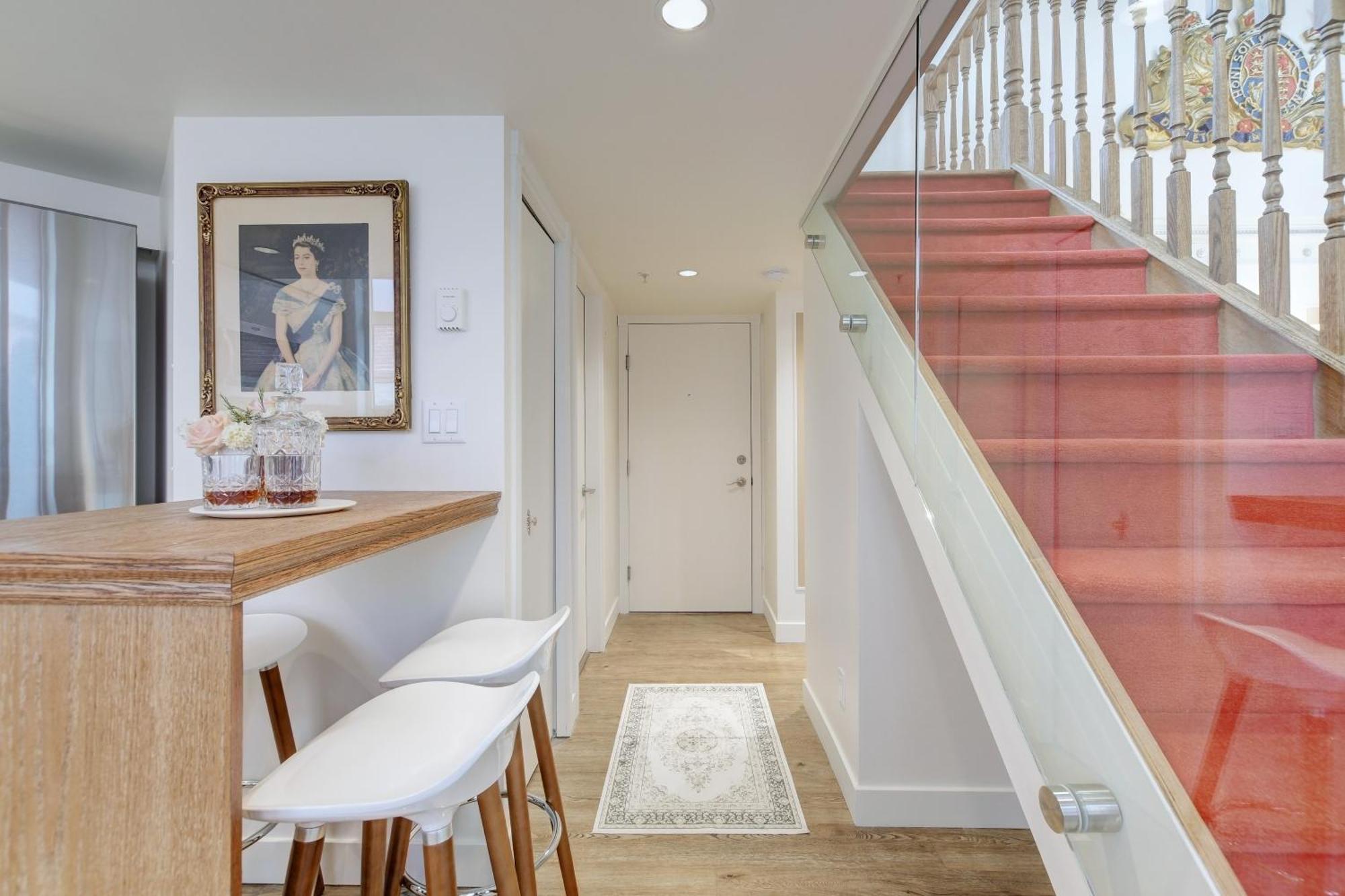 Victoria'S Parliamentary Suite With Private Rooftop Patio & Harbour View Екстер'єр фото