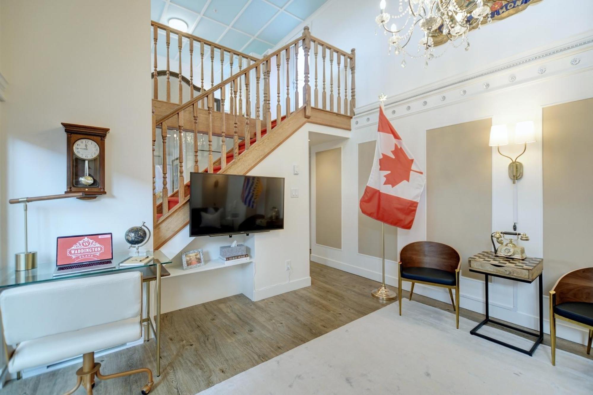Victoria'S Parliamentary Suite With Private Rooftop Patio & Harbour View Екстер'єр фото