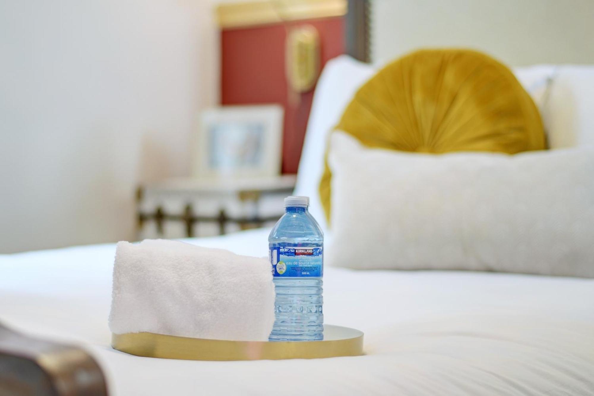 Victoria'S Parliamentary Suite With Private Rooftop Patio & Harbour View Екстер'єр фото
